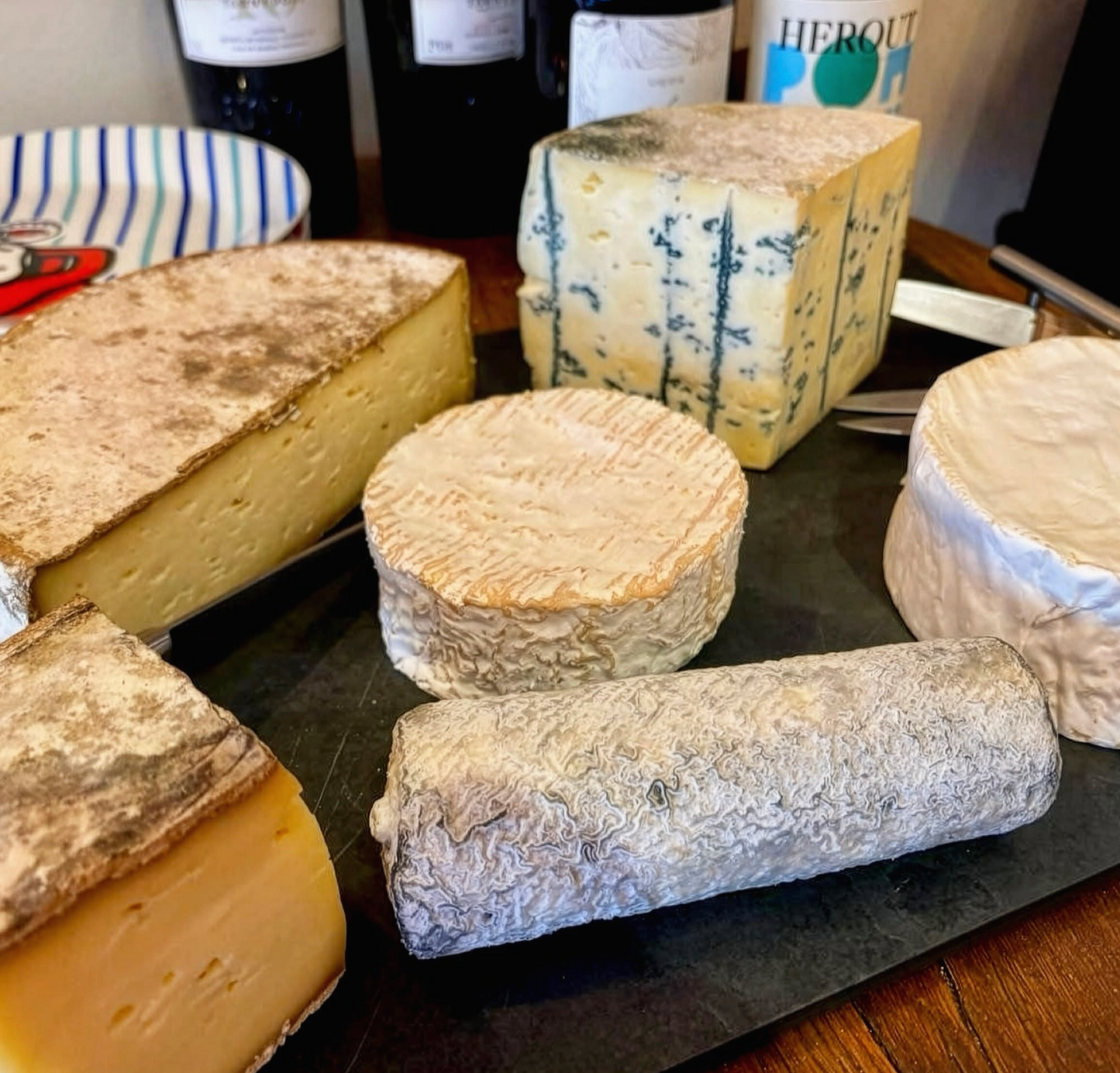 Aperitif at Classic Parisian Bistro Attabler