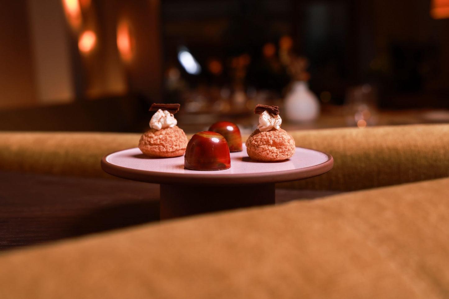 Un voyage culinaire du bar à la table au 74, rue Charlotte